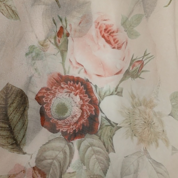 Silk Blouse Pink w Roses Off Shoulder if Desired - Picture 12 of 12